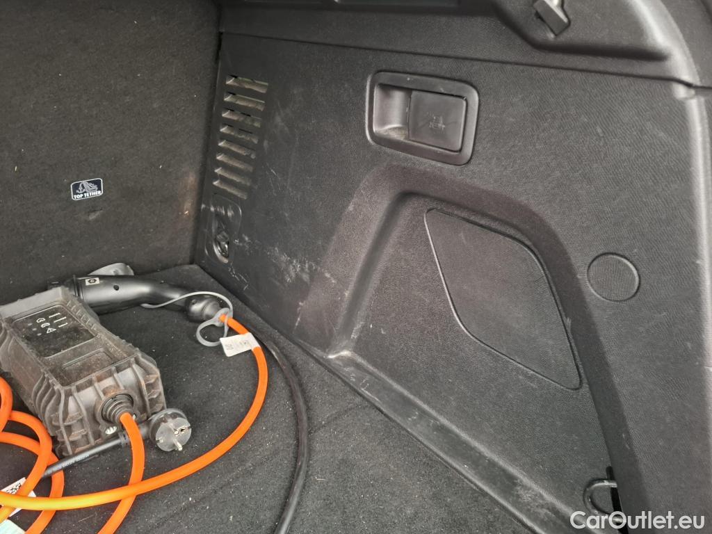  Peugeot  3008 PEUGEOT  / 2020 / 5P / SUV 1.6 HYBRID 225 E-EAT8 Allure Pack #113