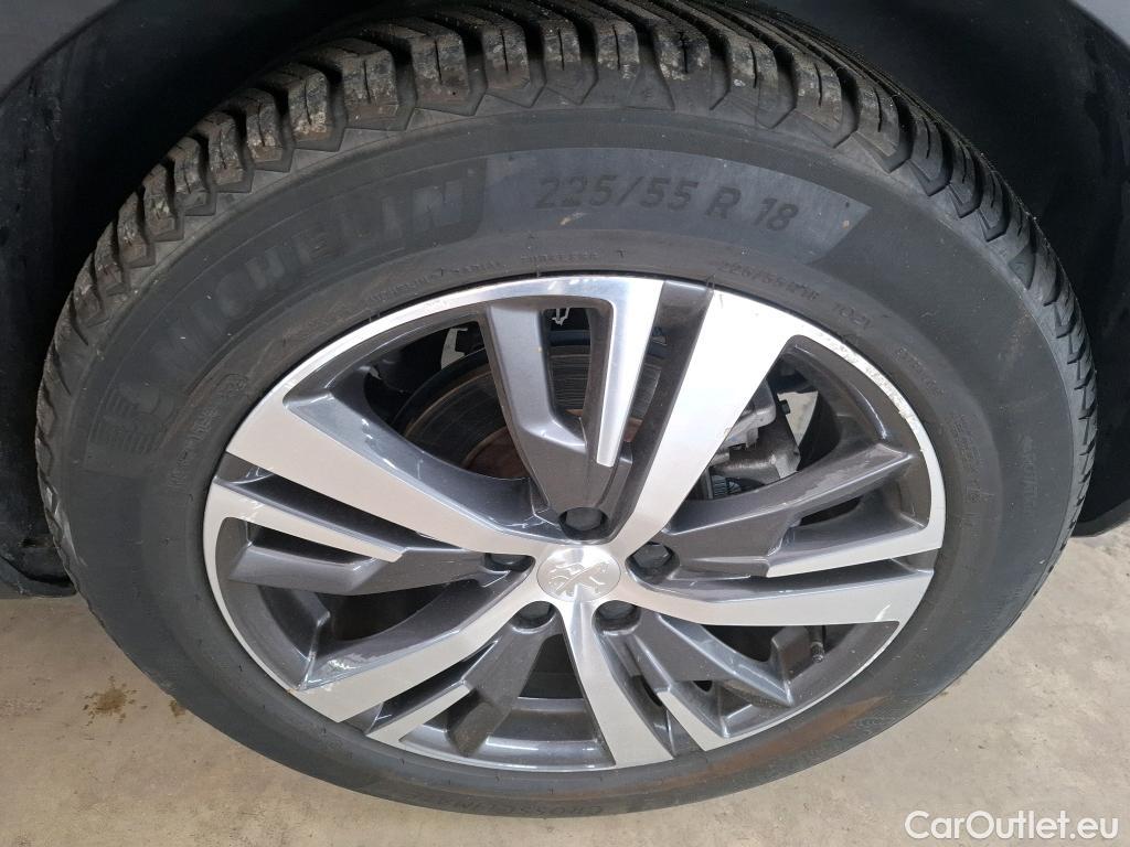  Peugeot  3008 PEUGEOT  / 2020 / 5P / SUV 1.6 HYBRID 225 E-EAT8 Allure Pack #69