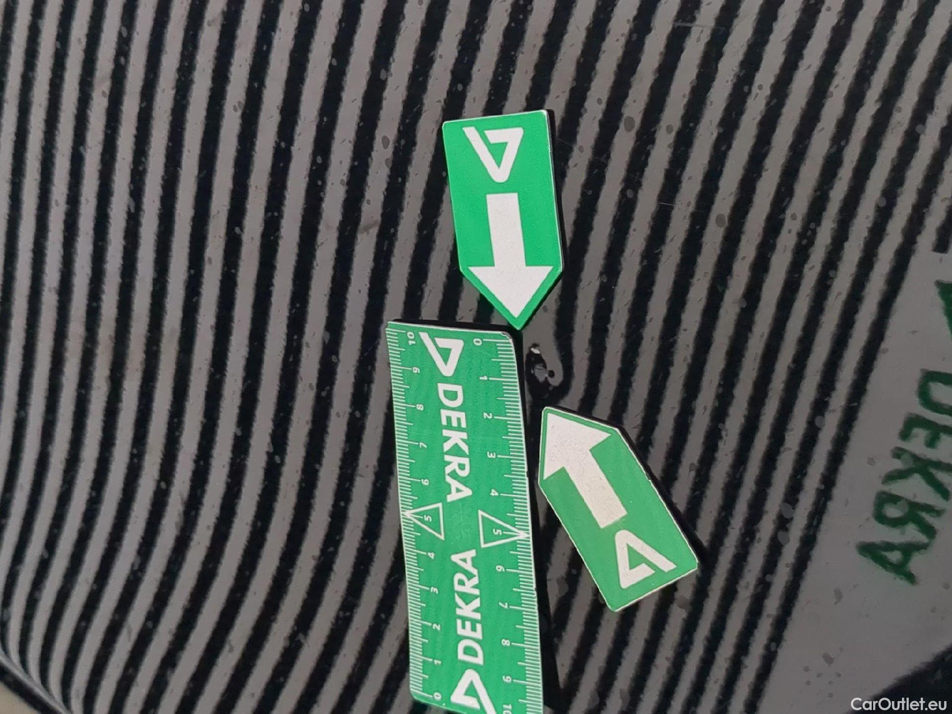  Mercedes  GLA MERCEDES-BENZ  / 2020 / 5P / SUV  250 e AMG LINE DCT #9