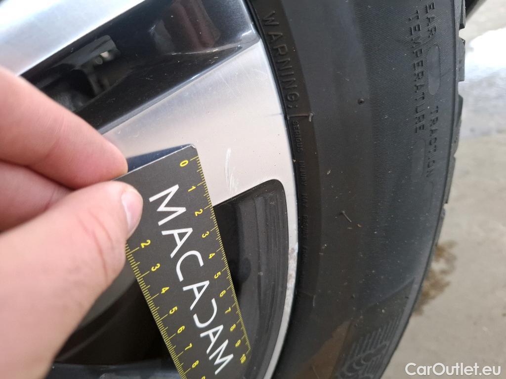  Peugeot  3008 PEUGEOT  / 2020 / 5P / SUV 1.6 HYBRID 225 E-EAT8 Allure Pack #87