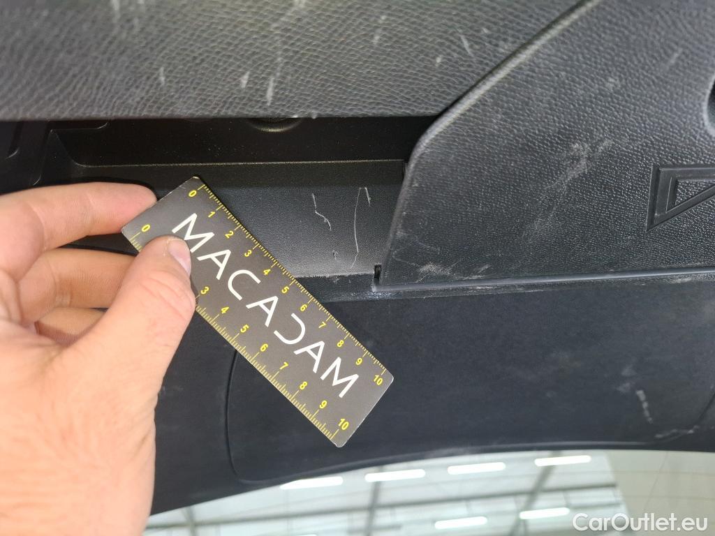  Peugeot  3008 PEUGEOT  / 2020 / 5P / SUV 1.6 HYBRID 225 E-EAT8 Allure Pack #14