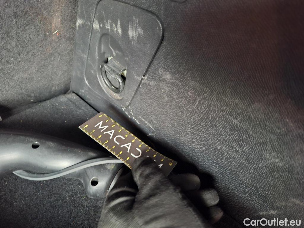  Peugeot  3008 PEUGEOT  / 2020 / 5P / SUV 1.6 HYBRID 225 E-EAT8 Allure Pack #116