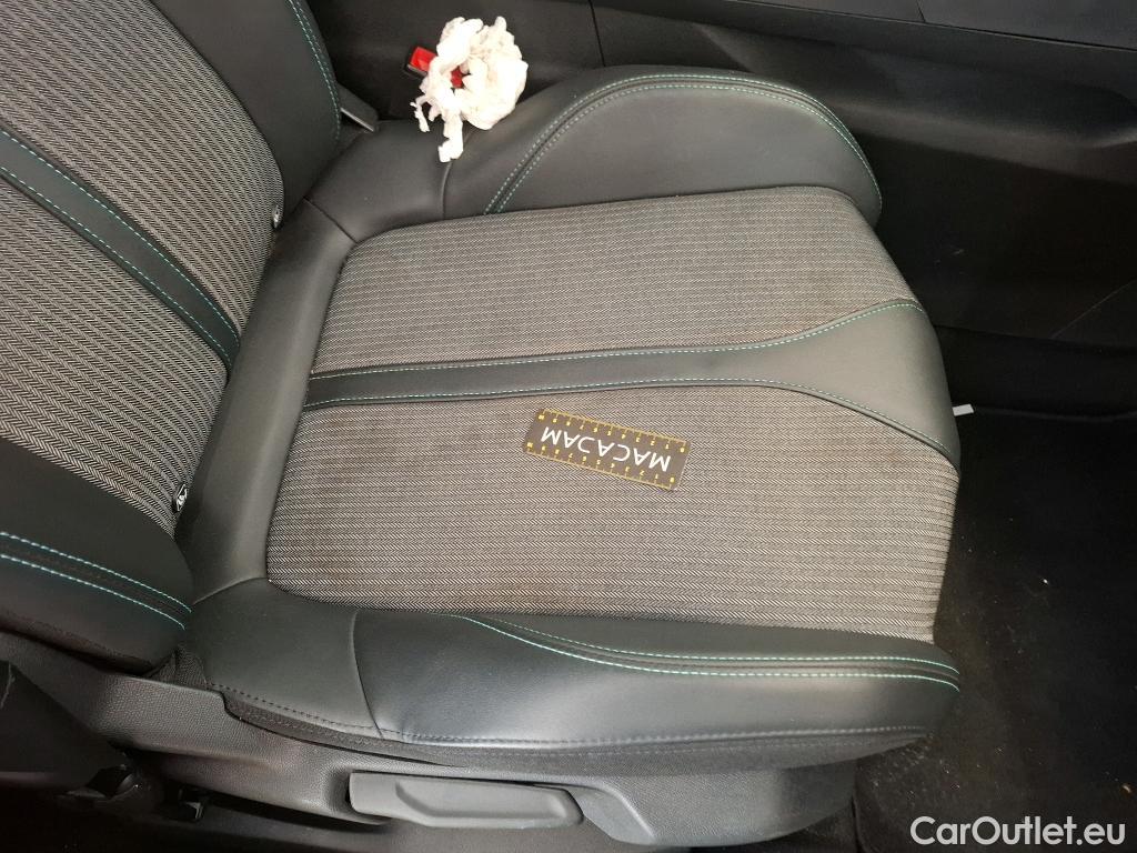  Peugeot  3008 PEUGEOT  / 2020 / 5P / SUV 1.6 HYBRID 225 E-EAT8 Allure Pack #111