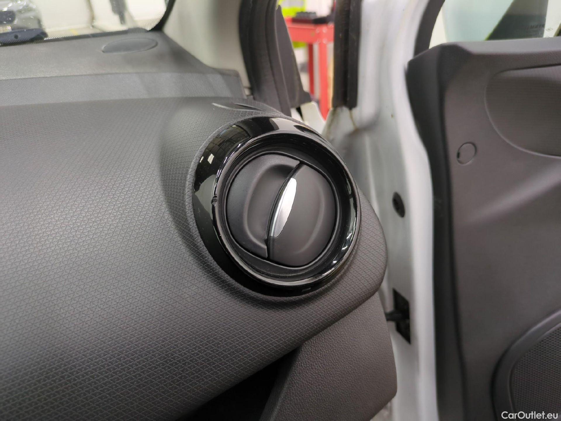  Renault  Clio  IV Air MediaNav 1.5 dCi 90CV BVM5 E6 #9