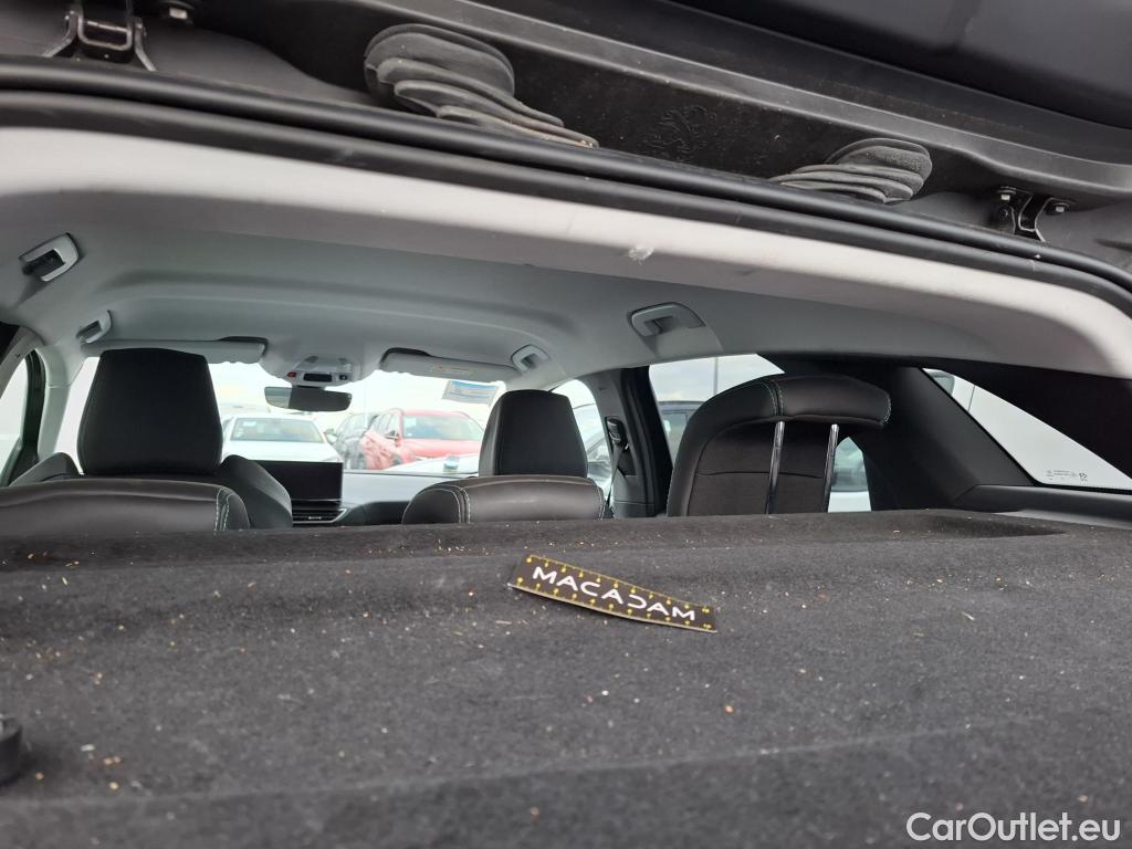  Peugeot  3008 PEUGEOT  / 2020 / 5P / SUV 1.6 HYBRID 225 E-EAT8 Allure Pack #9