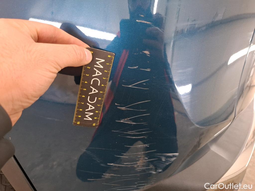  Peugeot  3008 PEUGEOT  / 2020 / 5P / SUV 1.6 HYBRID 225 E-EAT8 Allure Pack #81