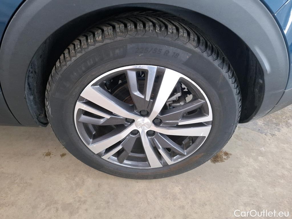  Peugeot  3008 PEUGEOT  / 2020 / 5P / SUV 1.6 HYBRID 225 E-EAT8 Allure Pack #68