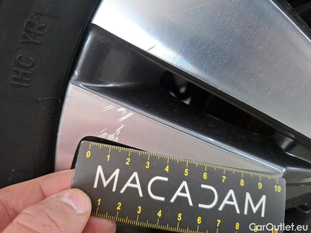  Peugeot  3008 PEUGEOT  / 2020 / 5P / SUV 1.6 HYBRID 225 E-EAT8 Allure Pack #90