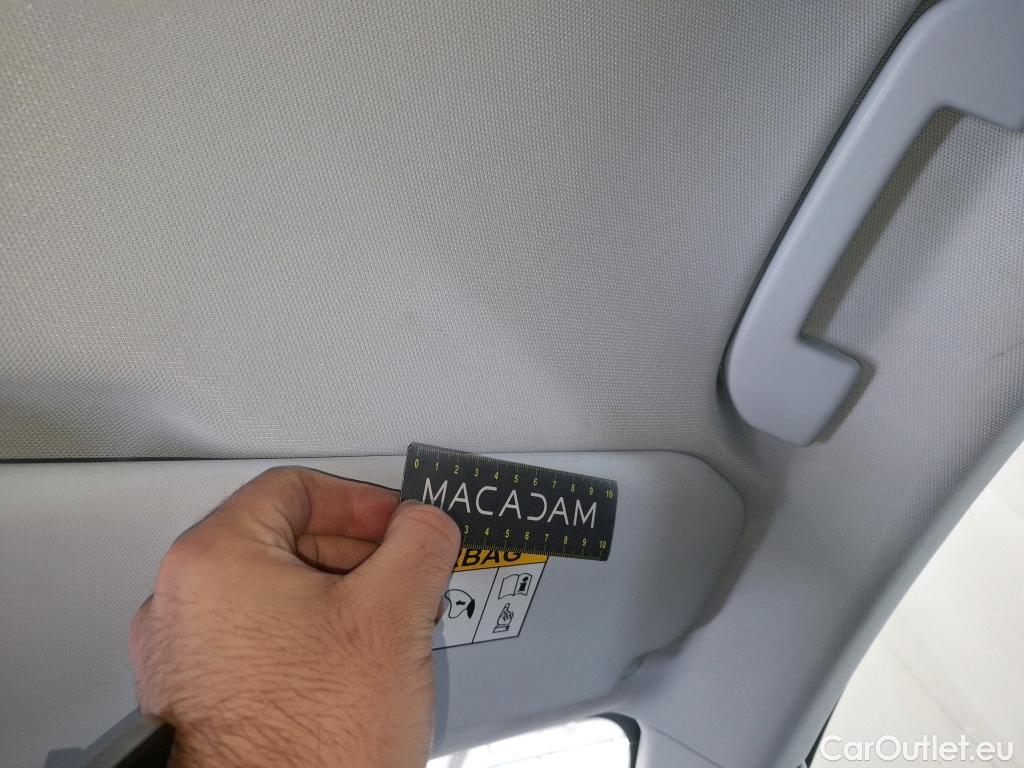  Peugeot  3008 PEUGEOT  / 2020 / 5P / SUV 1.6 HYBRID 225 E-EAT8 Allure Pack #3