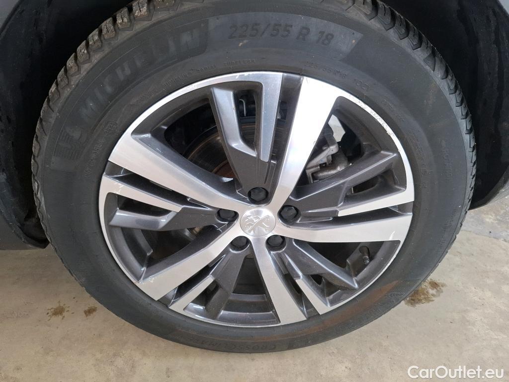  Peugeot  3008 PEUGEOT  / 2020 / 5P / SUV 1.6 HYBRID 225 E-EAT8 Allure Pack #82