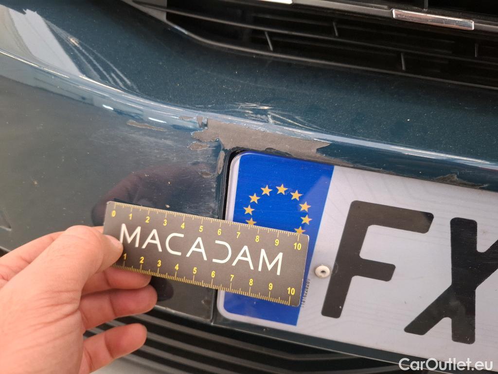  Peugeot  3008 PEUGEOT  / 2020 / 5P / SUV 1.6 HYBRID 225 E-EAT8 Allure Pack #35