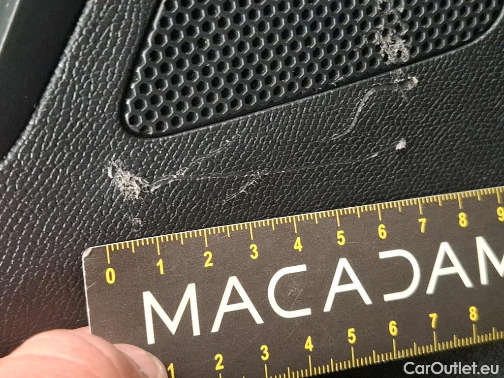  Peugeot  3008 PEUGEOT  / 2020 / 5P / SUV 1.6 HYBRID 225 E-EAT8 Allure Pack #110