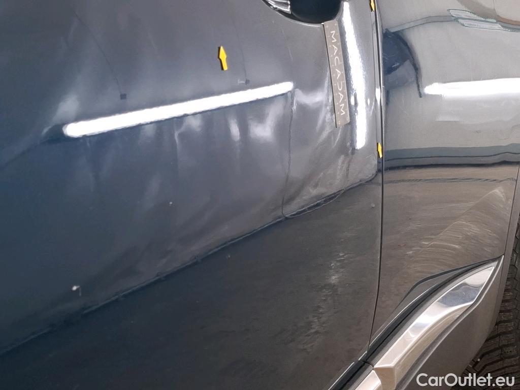  Peugeot  3008 PEUGEOT  / 2020 / 5P / SUV 1.6 HYBRID 225 E-EAT8 Allure Pack #41