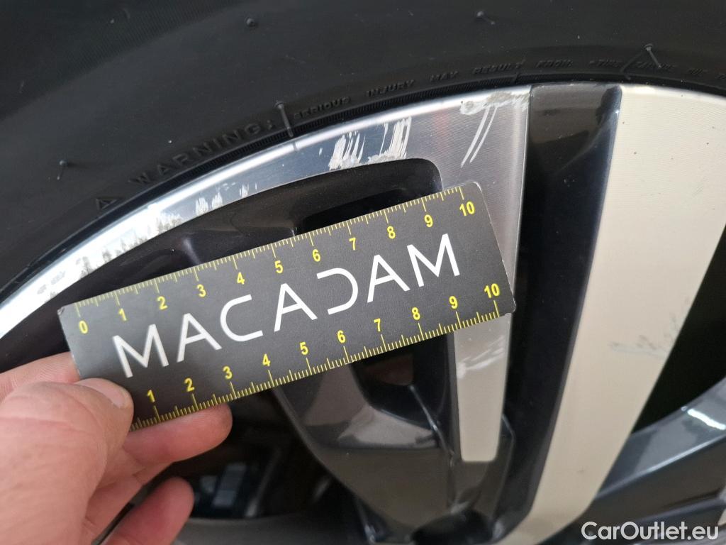  Peugeot  3008 PEUGEOT  / 2020 / 5P / SUV 1.6 HYBRID 225 E-EAT8 Allure Pack #105