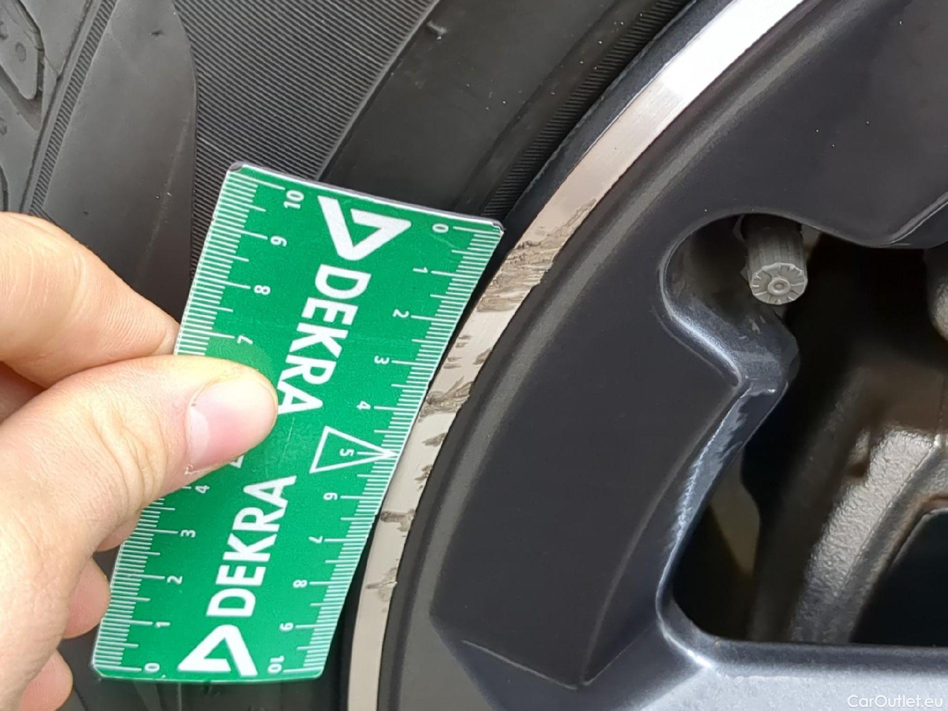  Mercedes  GLA MERCEDES-BENZ  / 2020 / 5P / SUV  250 e AMG LINE DCT #8