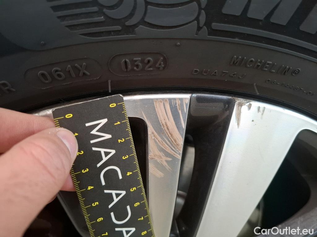  Peugeot  3008 PEUGEOT  / 2020 / 5P / SUV 1.6 HYBRID 225 E-EAT8 Allure Pack #93