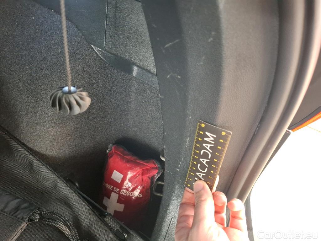  Volkswagen  Tiguan VOLKSWAGEN  / 2020 / 5P / SUV 1.4 eHybrid 245 DSG6 Elegance #6