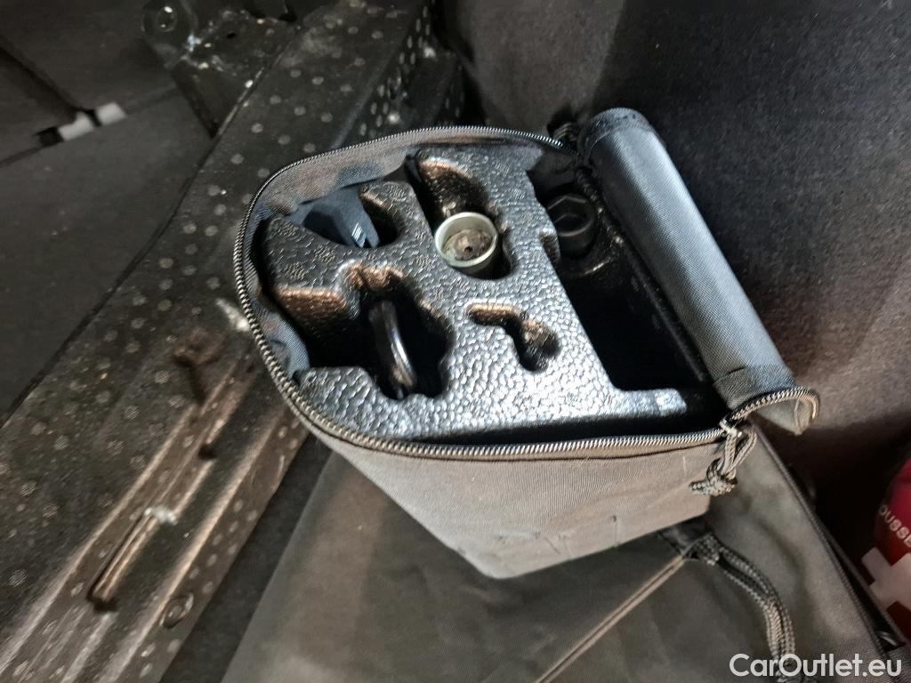  Volkswagen  Tiguan VOLKSWAGEN  / 2020 / 5P / SUV 1.4 eHybrid 245 DSG6 Elegance #3