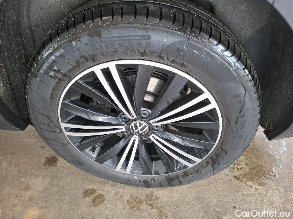  Volkswagen  Tiguan VOLKSWAGEN  / 2020 / 5P / SUV 1.4 eHybrid 245 DSG6 Elegance #9