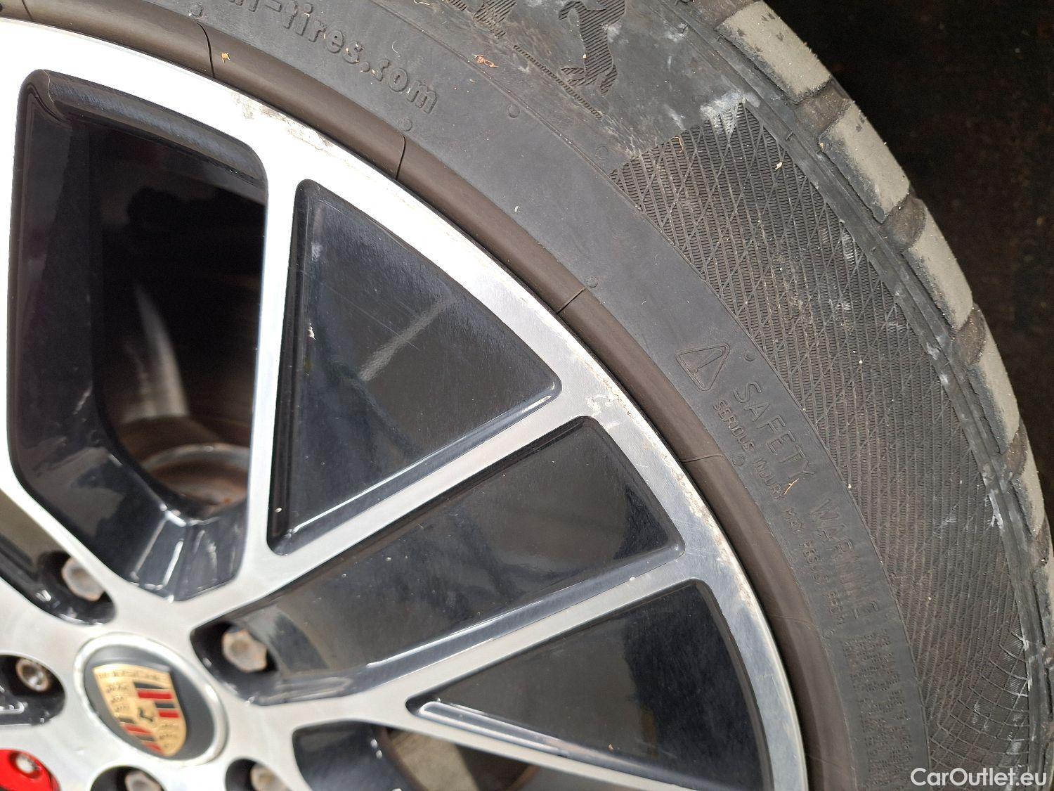  Porsche  Taycan Porsche,  BEV, Porsche  4S 4d #37