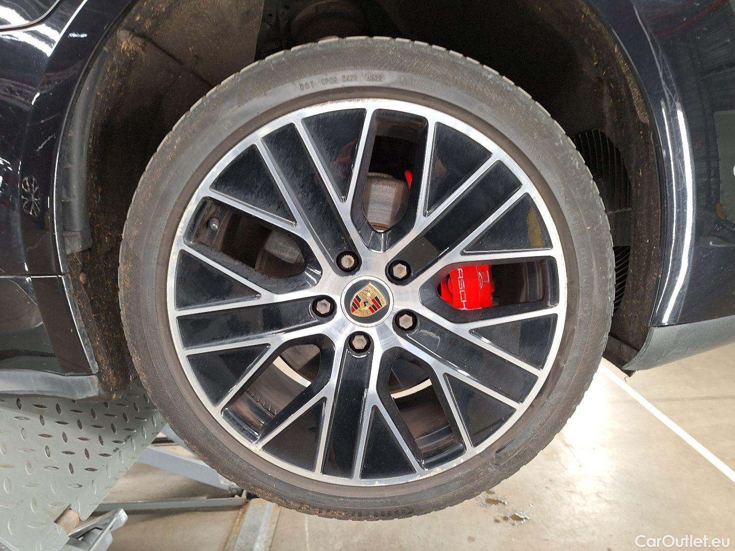  Porsche  Taycan Porsche,  BEV, Porsche  4S 4d #28