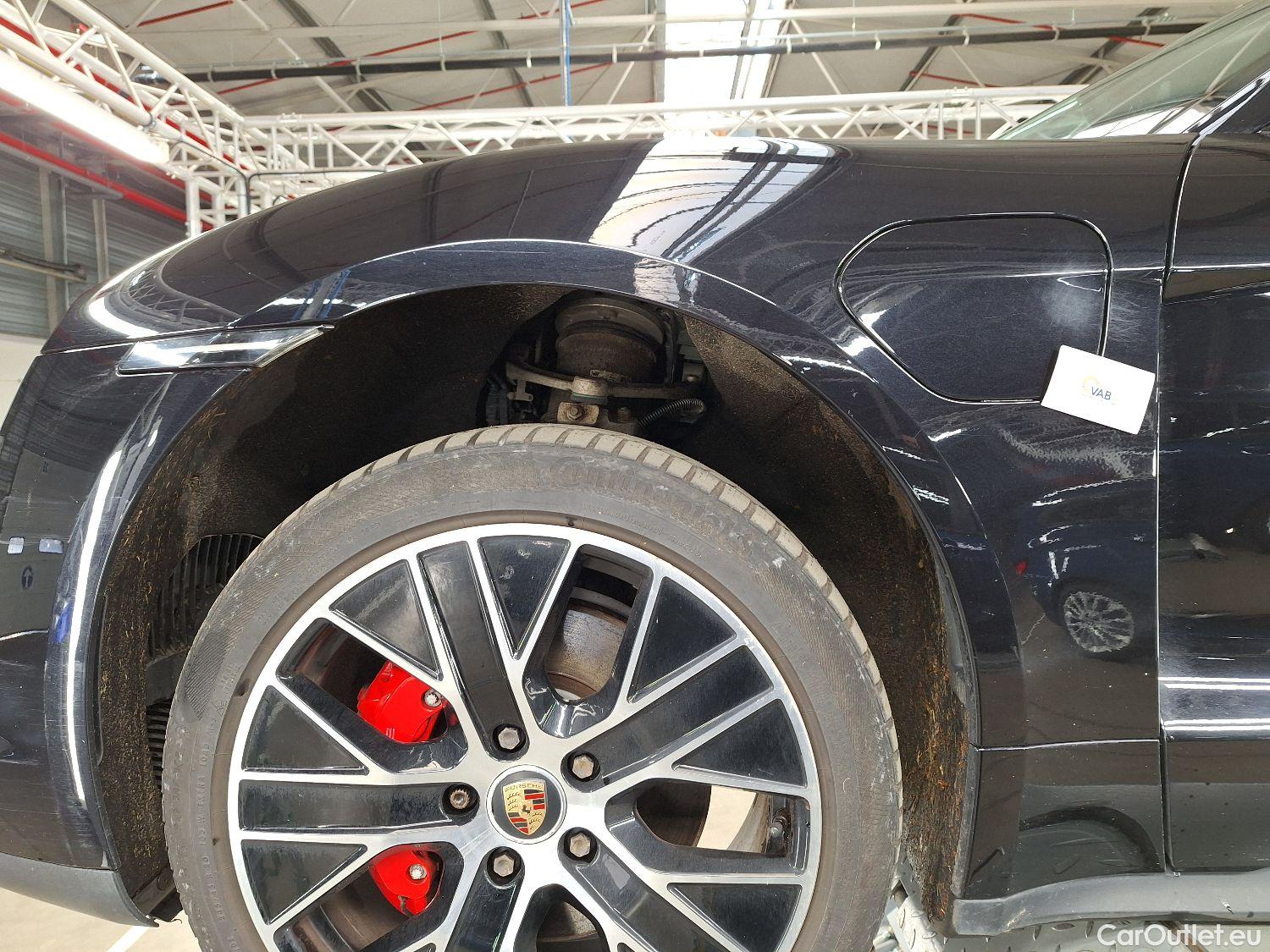  Porsche  Taycan Porsche,  BEV, Porsche  4S 4d #38