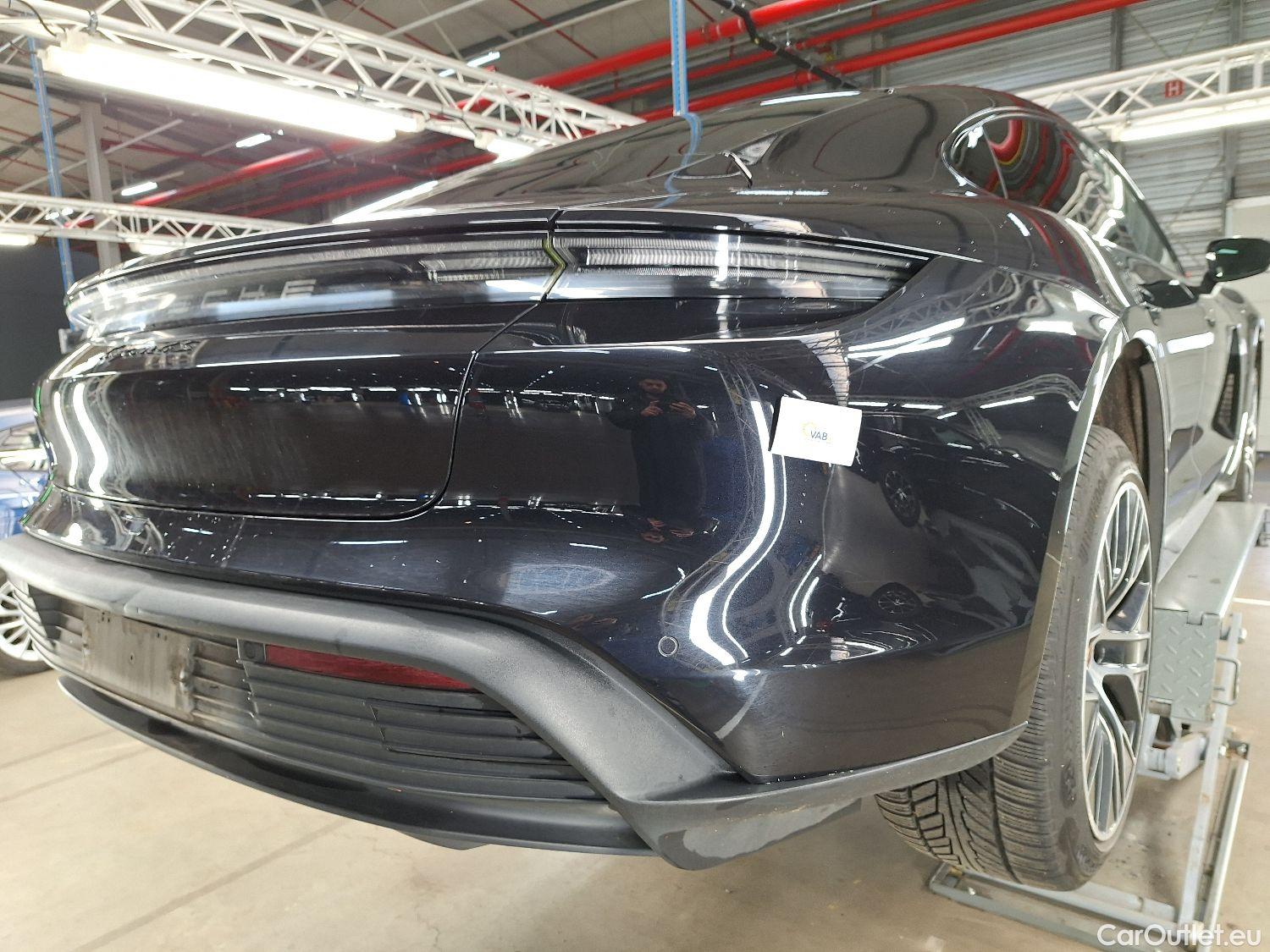  Porsche  Taycan Porsche,  BEV, Porsche  4S 4d #43