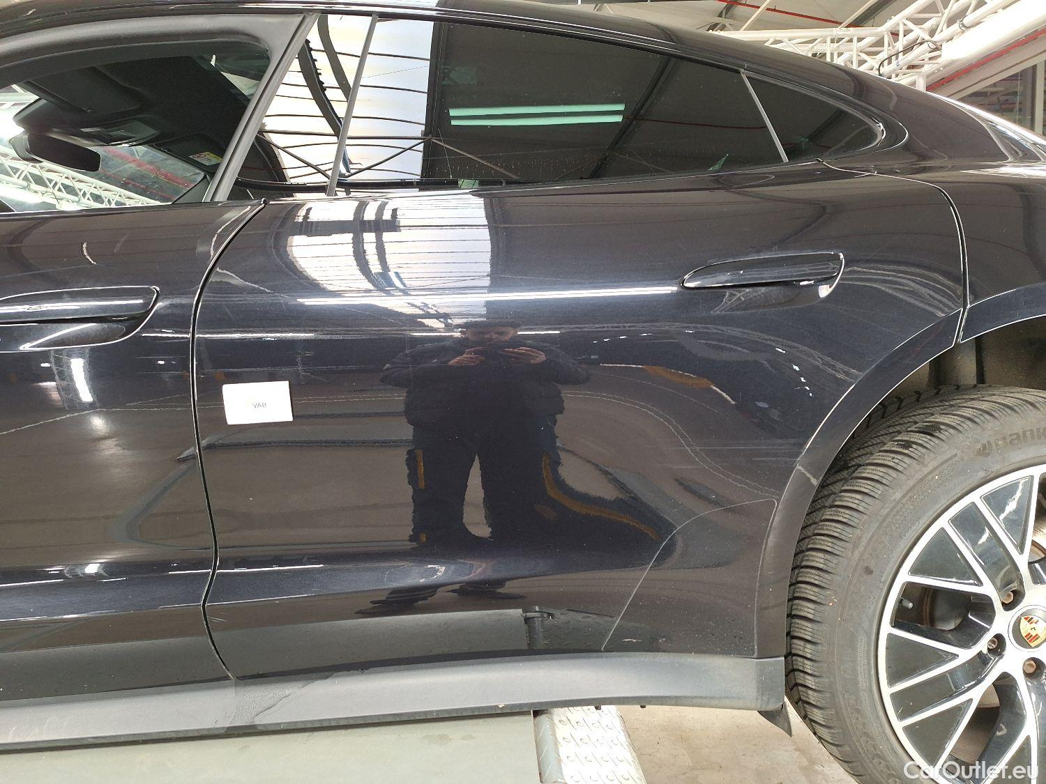  Porsche  Taycan Porsche,  BEV, Porsche  4S 4d #44