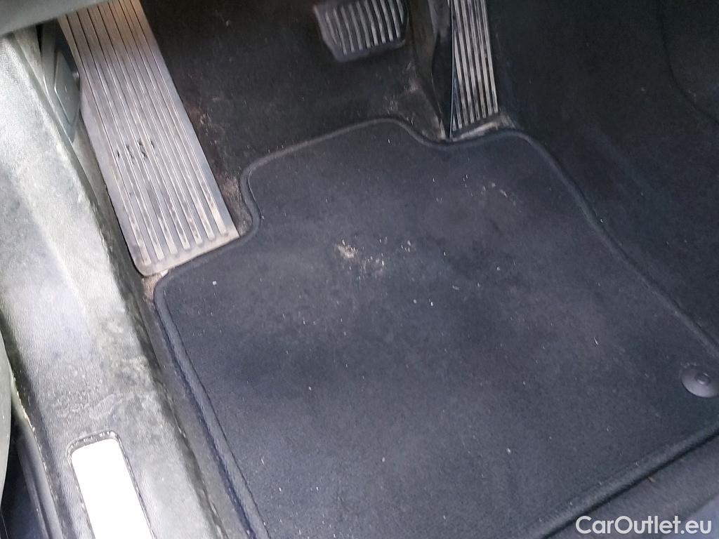  Volvo  XC60 VOLVO  / 2017 / 5P / todoterreno 2.0 D4 Business Plus Auto #37