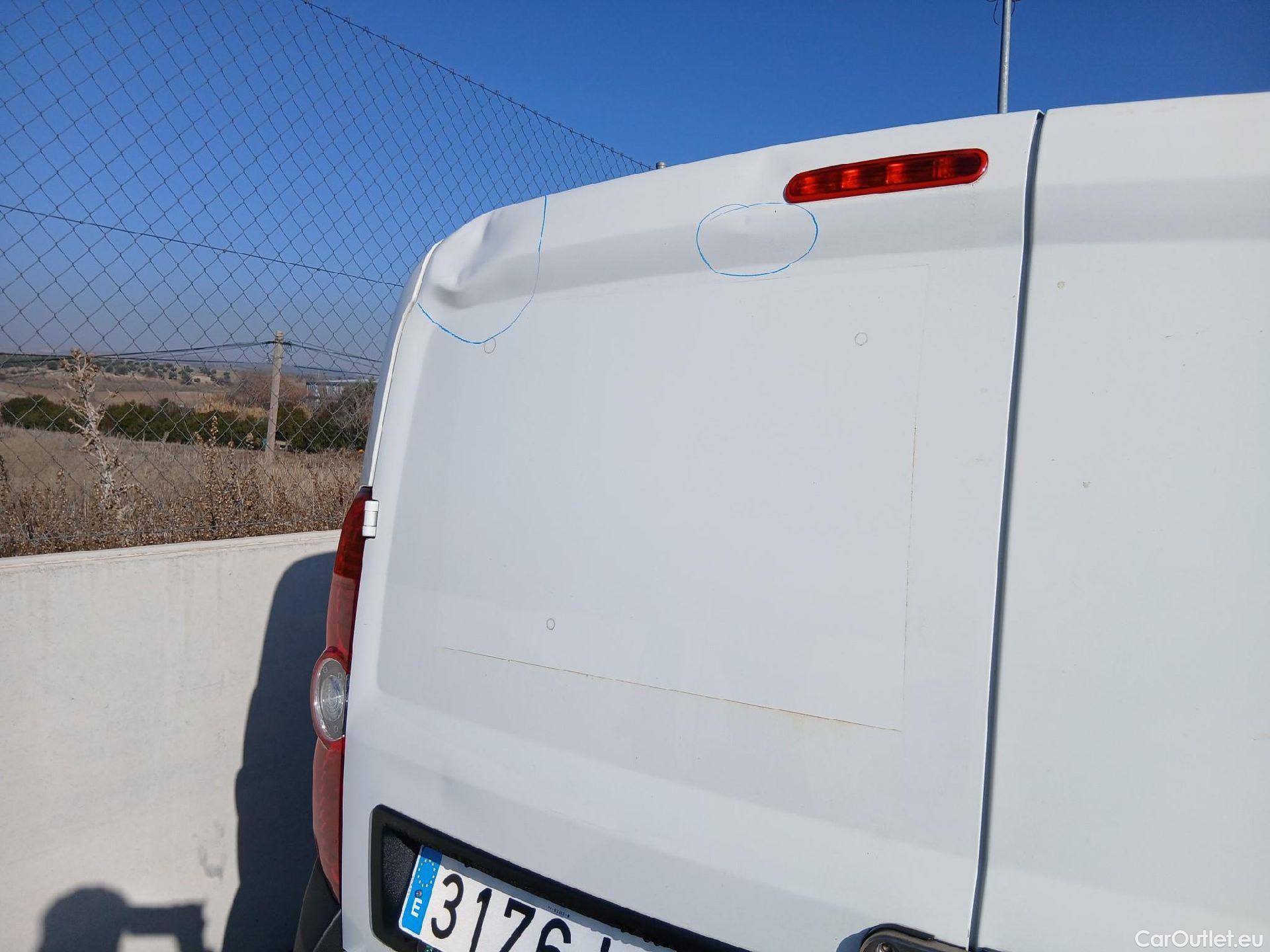  Fiat  Doblo FIAT Doblò Cargo/2015/4P/furgón derivado de turismo Cargo SX 1.6 Mjet 66kW (90CV) (AC) #12
