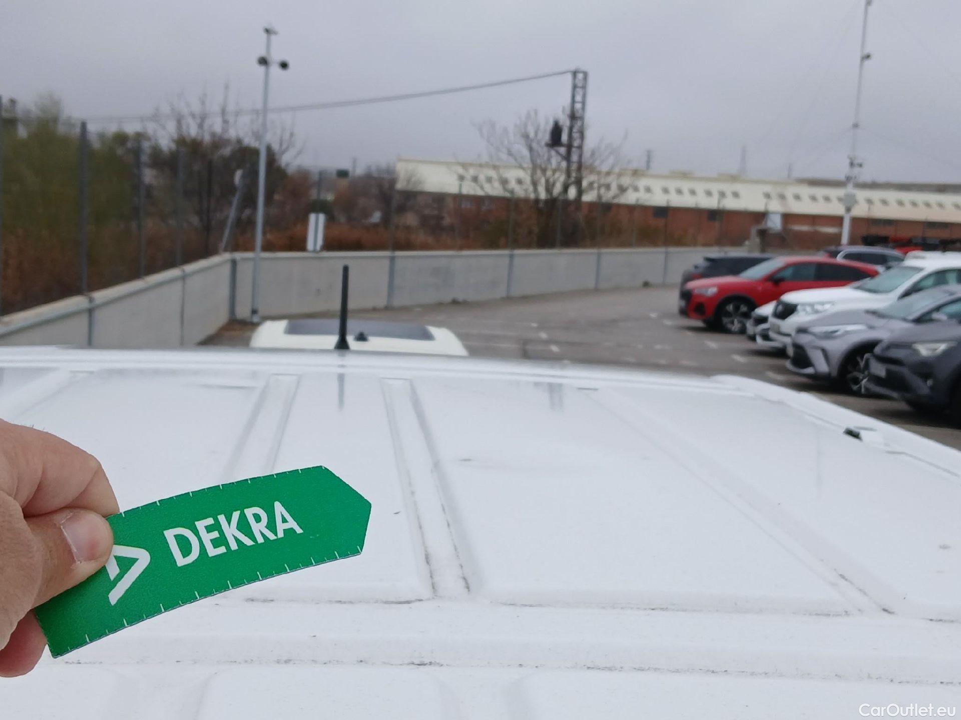  Opel  Vivaro OPEL  / 2019 / 4P / furgón 1.5 Diésel 74kW(100CV)M Std Exp #30