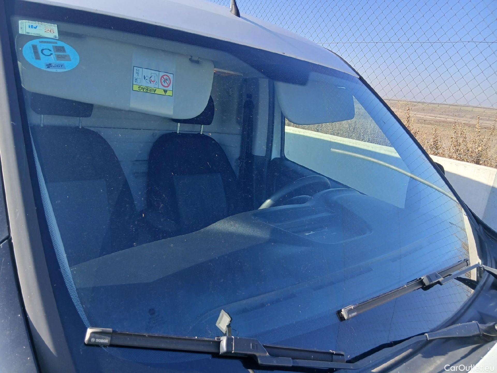  Fiat  Doblo FIAT Doblò Cargo/2015/4P/furgón derivado de turismo Cargo SX 1.6 Mjet 66kW (90CV) (AC) #4