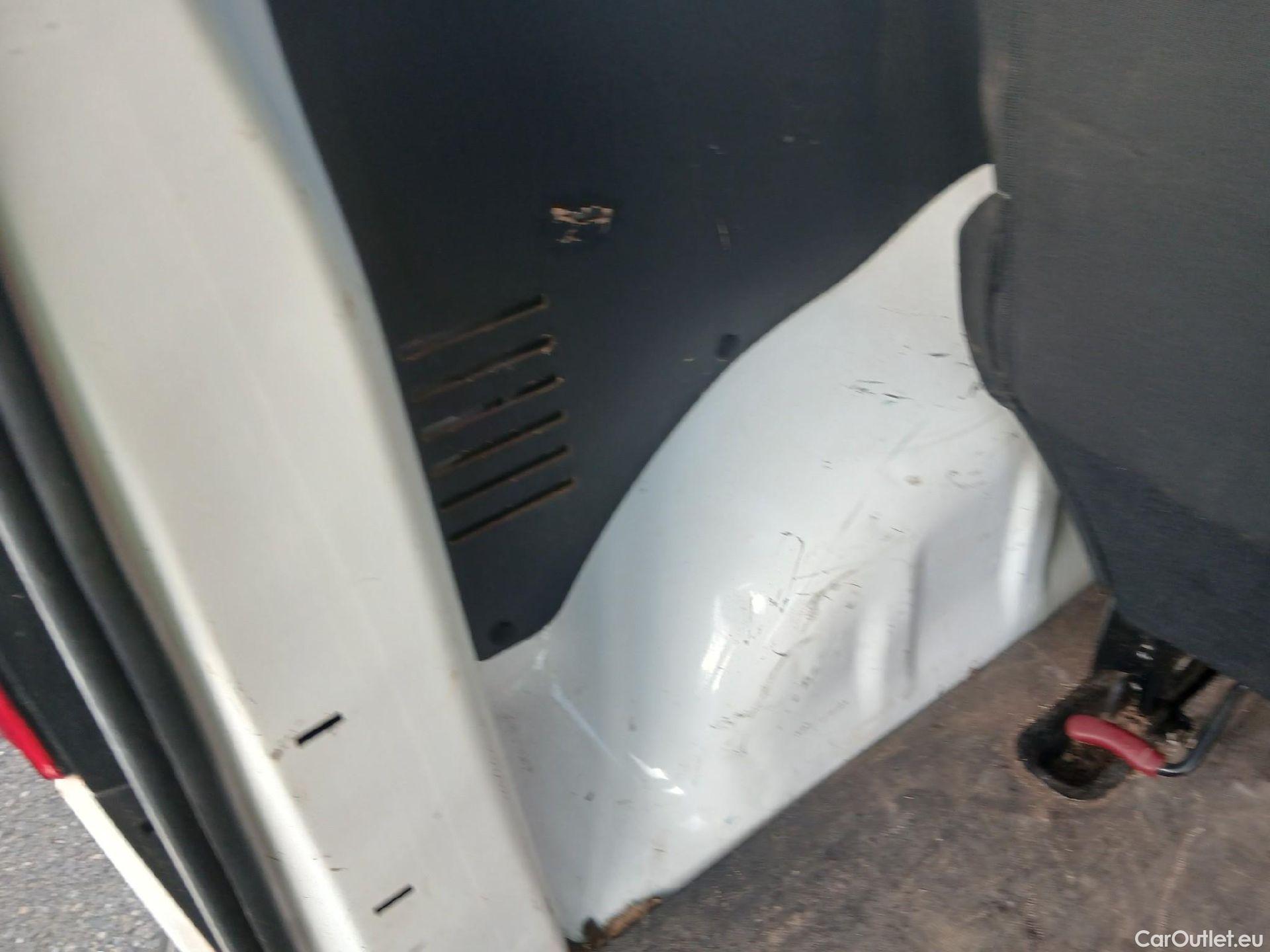  Peugeot  Expert PEUGEOT  / 2016 / 4P / combi Combi BlueHDi 145 S&S Standard #39