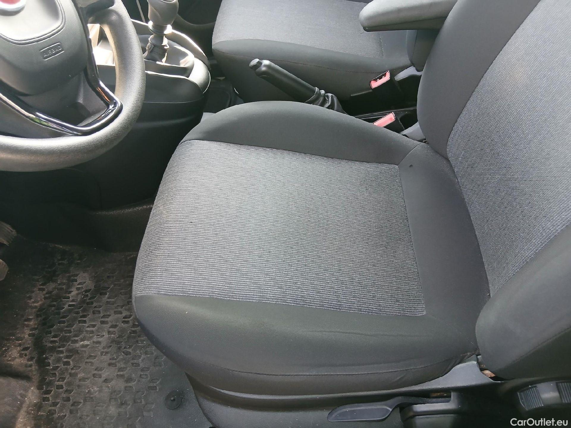  Fiat  Doblo FIAT Doblò Cargo/2015/4P/furgón derivado de turismo Cargo SX 1.6 Mjet 66kW (90CV) (AC) #2