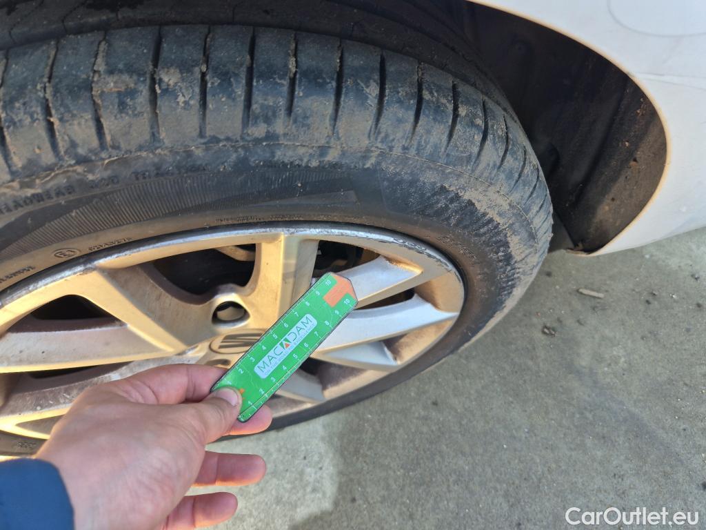  Land Rover  Discovery SEAT Nuevo León / 2020 / 5P / berlina con portón 2.0 TDI 85kW S&S Style Go (AC3) #17