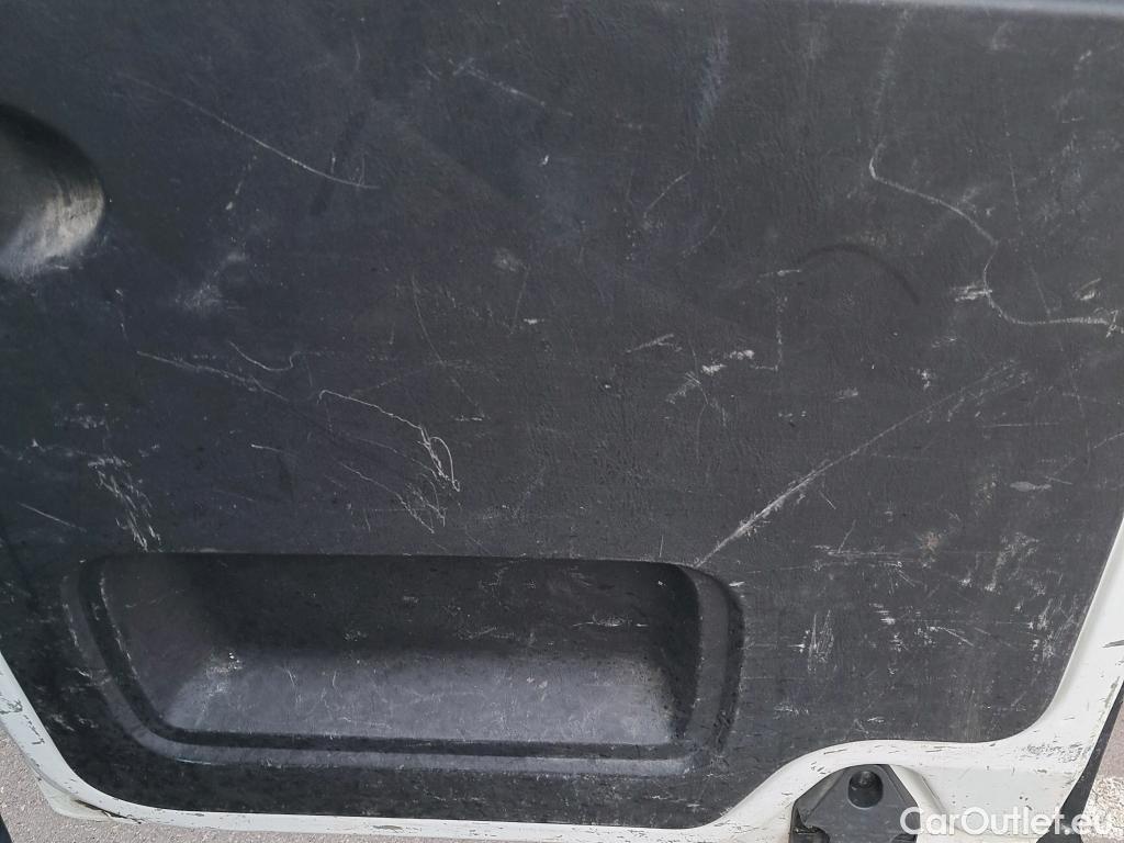  Renault  Trafic RENAULT  / 2019 / 4P / furgón Furgón 27 L1H1 Energy BluedCi 88 kW (AC) #25