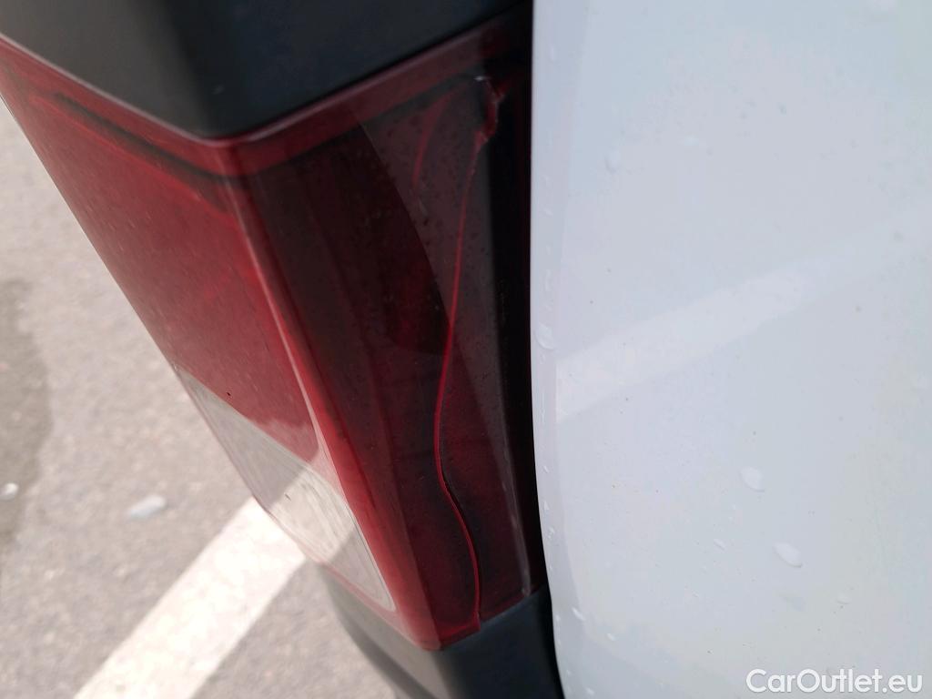  Renault  Trafic RENAULT  / 2019 / 4P / furgón Furgón 27 L1H1 Energy BluedCi 88 kW (AC) #13