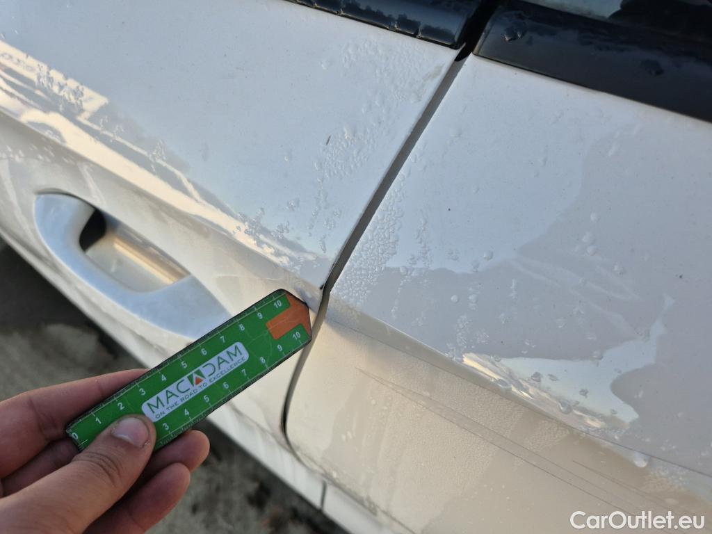  Land Rover  Discovery SEAT Nuevo León / 2020 / 5P / berlina con portón 2.0 TDI 85kW S&S Style Go (AC3) #4