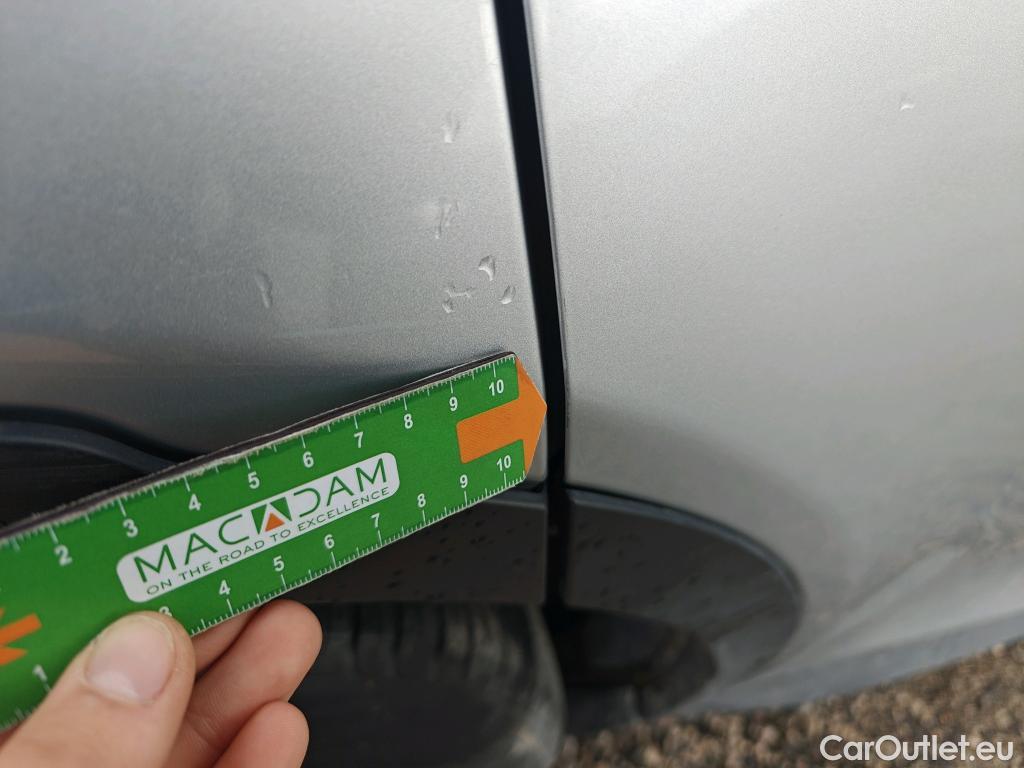  Land Rover  Discovery LAND ROVER  Sport / 2019 / 5P / todoterreno 2.0D I4-L.Flw 150 PS AWD MHEV Auto S #39