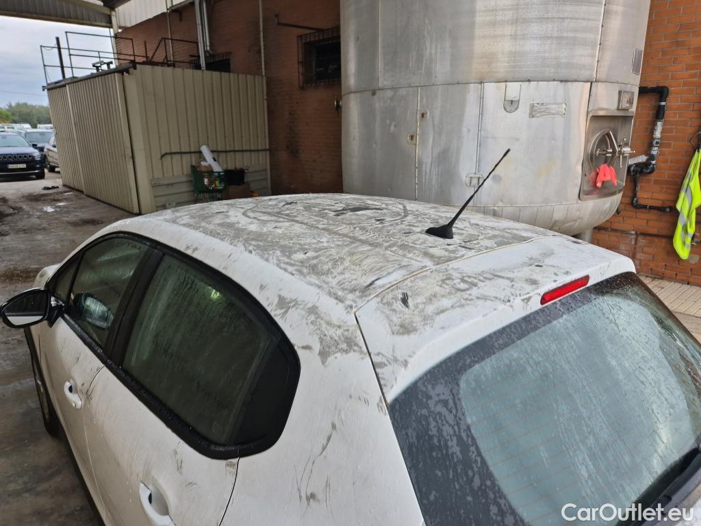  Citroen  C3 CITROEN  / 2016 / 5P / berlina con portón BlueHDi 73KW (100CV) S&S FEEL #5