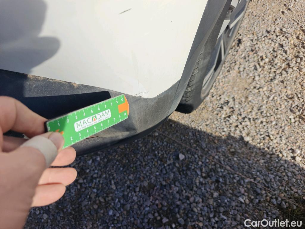  Peugeot  2008 PEUGEOT  / 2019 / 5P / todoterreno Allure BlueHDI 81kW (110CV) #23