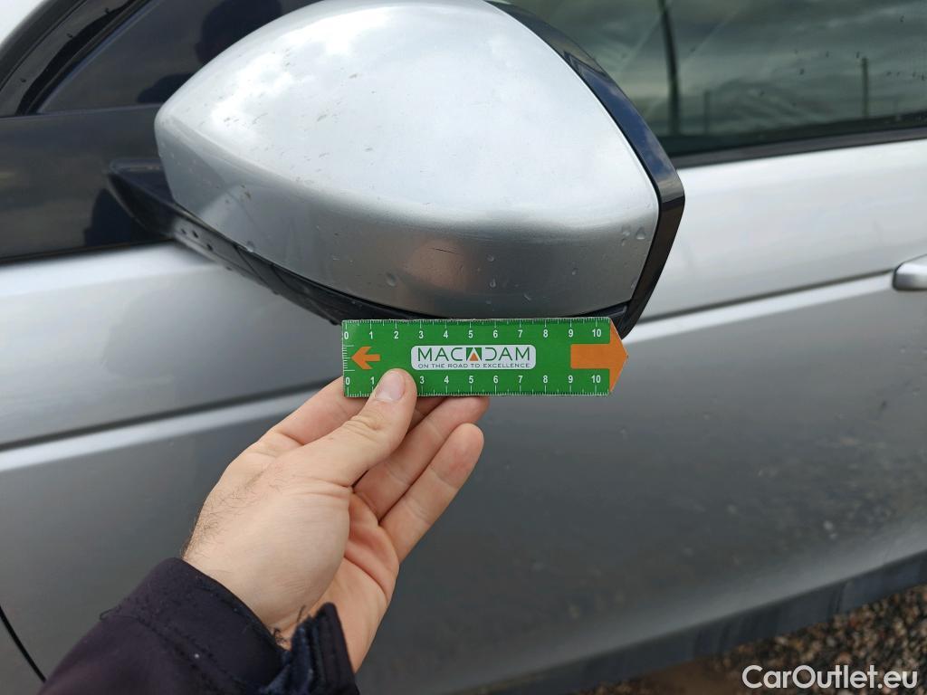  Land Rover  Discovery LAND ROVER  Sport / 2019 / 5P / todoterreno 2.0D I4-L.Flw 150 PS AWD MHEV Auto S #40