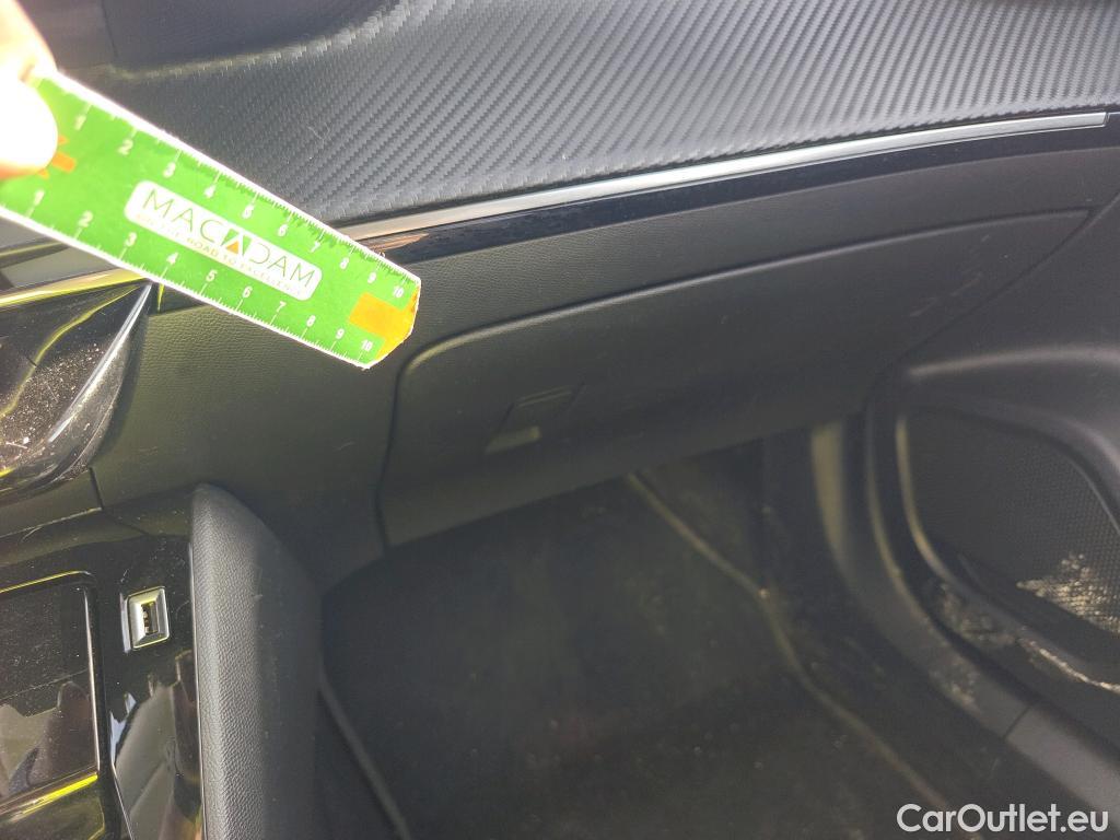  Peugeot  2008 PEUGEOT  / 2019 / 5P / todoterreno Allure BlueHDI 81kW (110CV) #8