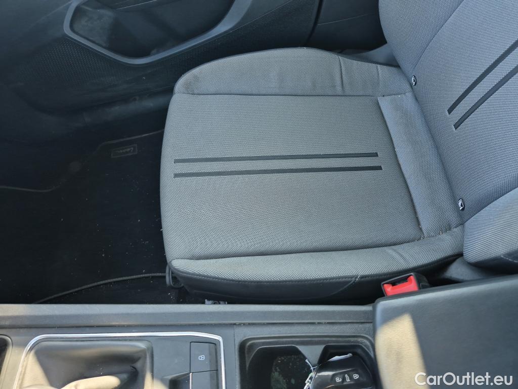  Land Rover  Discovery SEAT Nuevo León / 2020 / 5P / berlina con portón 2.0 TDI 85kW S&S Style Go (AC3) #26