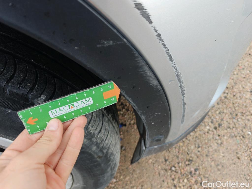  Land Rover  Discovery LAND ROVER  Sport / 2019 / 5P / todoterreno 2.0D I4-L.Flw 150 PS AWD MHEV Auto S #32