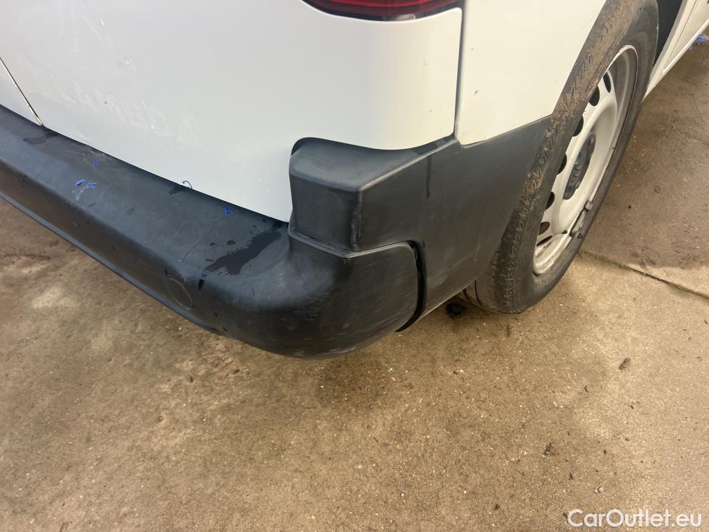  Citroen  Berlingo CITROEN  / 2018 / 4P / combi Talla M BlueHDi 100 S&S LIVE (AC) #52