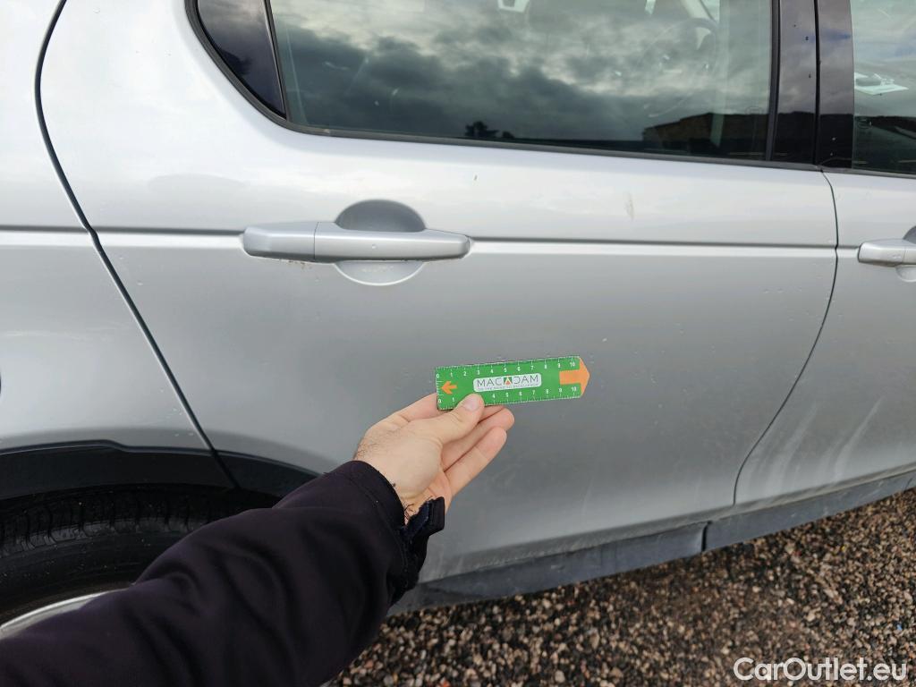  Land Rover  Discovery LAND ROVER  Sport / 2019 / 5P / todoterreno 2.0D I4-L.Flw 150 PS AWD MHEV Auto S #38