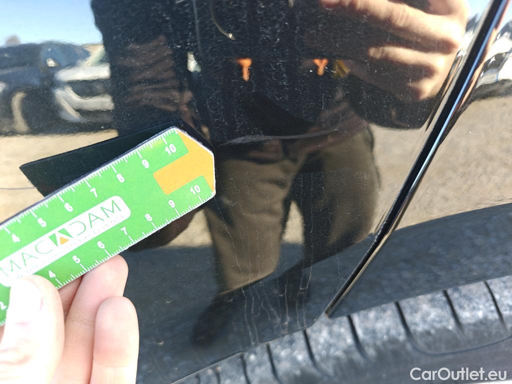  Jaguar  F-PACE JAGUAR  / 2015 / 5P / todoterreno 2.0L i4D 132kW Pure Auto #30