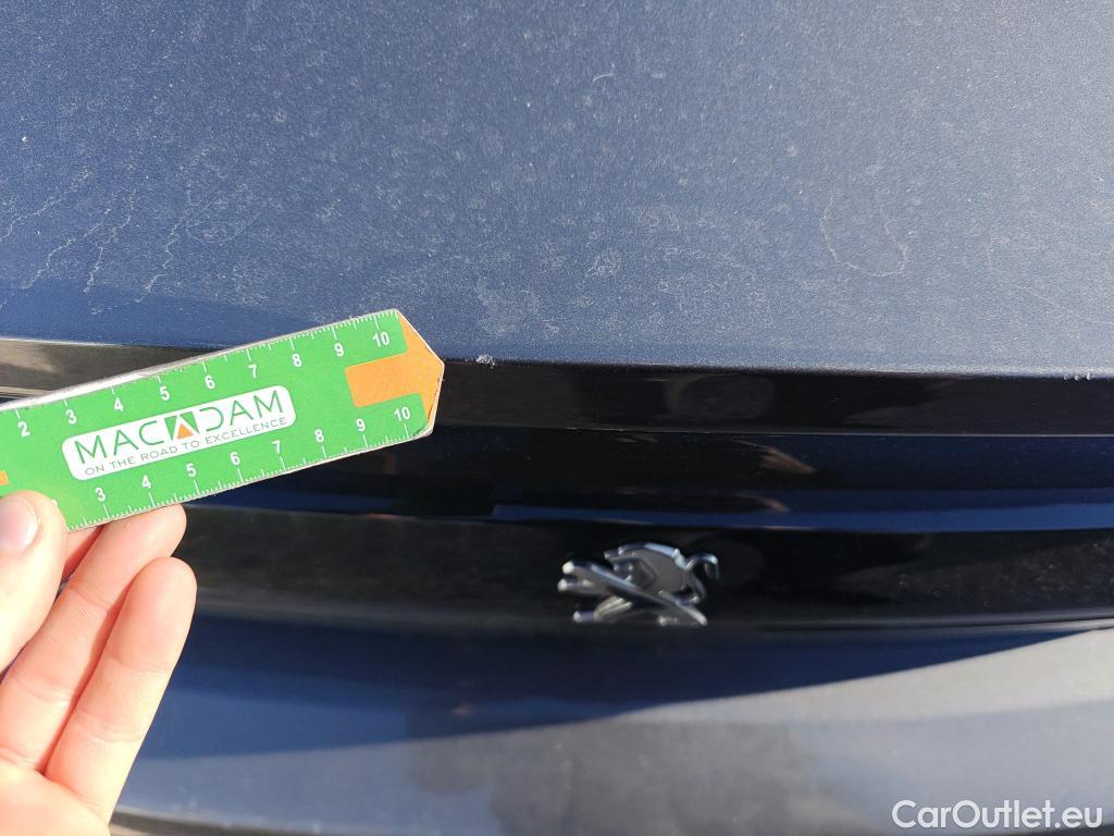  Peugeot  508 PEUGEOT  / 2018 / 5P / berlina con portón 5P Active Pack BlueHDi 130 S&S EAT8 #4