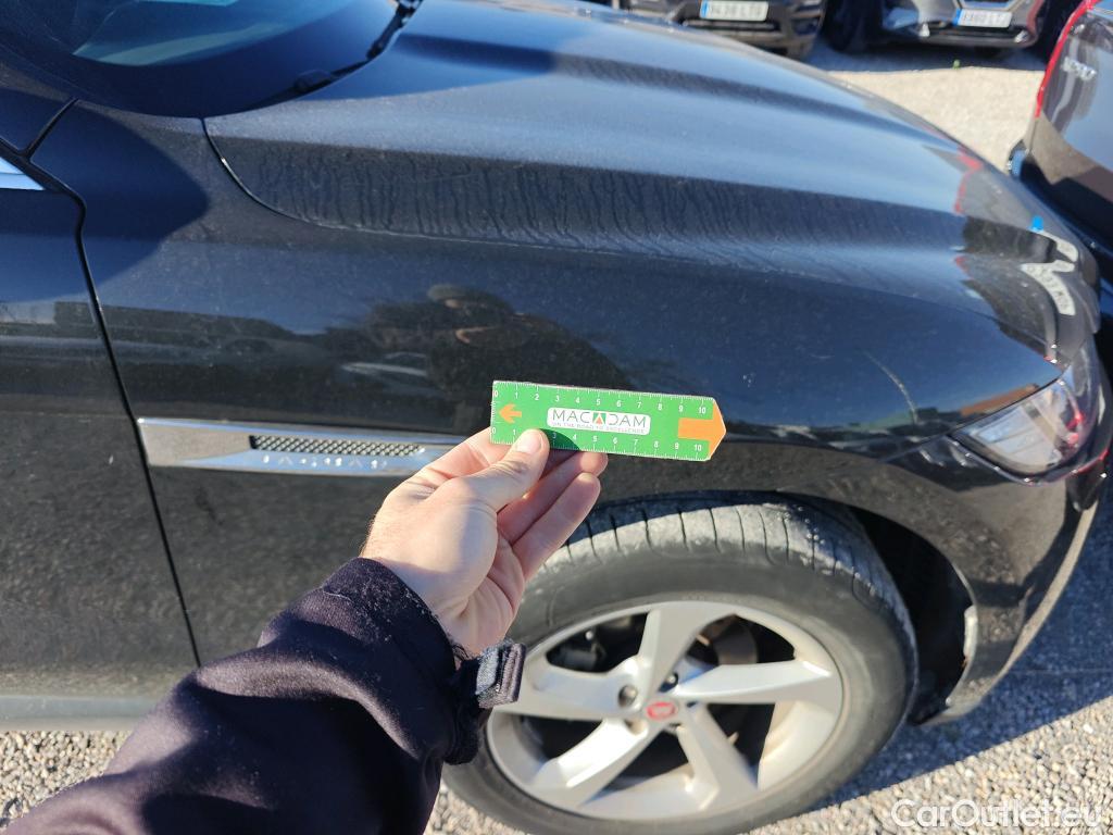  Jaguar  F-PACE JAGUAR  / 2015 / 5P / todoterreno 2.0L i4D 132kW Pure Auto #33